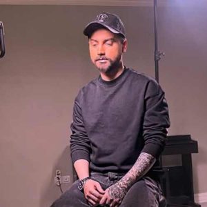 دانلود اهنگ خدارو شکر که خوردی تو به پستم دیگه کی دیوونته به جز من